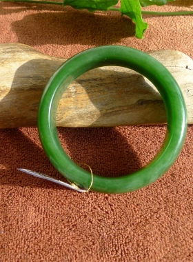 新疆和田玉碧玉满绿菠菜绿手镯