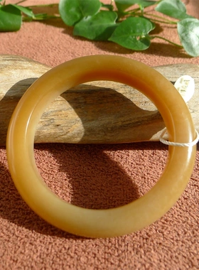 新疆和田玉老坑料金山糖玉手镯