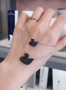 女朋友圣诞节新年礼物ins百搭少女心镶钻天鹅项链精致轻奢锁骨链