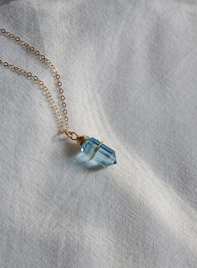 UNELGE石英石包金水晶柱造型项链