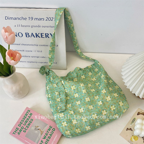 小白兔几 ins新款绿意荷花单肩包清新印花背心包学生上课系带书包 - 图0