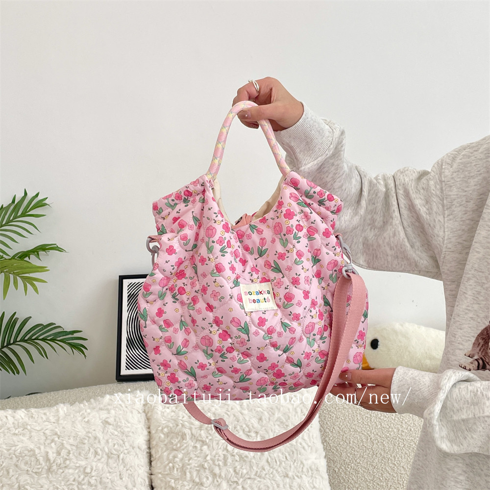 小白兔几  秋冬绗缝夹棉韩国卡通图案手拎包女手提单肩斜挎帆布袋,淘宝优惠券,粉丝福利购,淘宝优惠卷