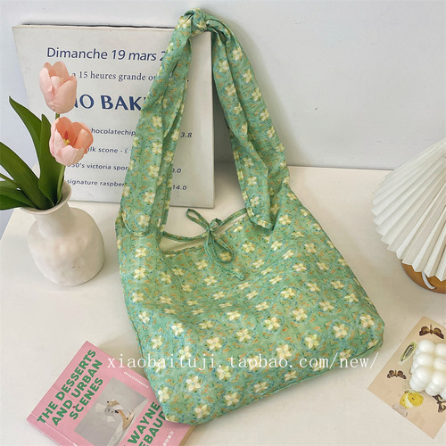 小白兔几 ins新款绿意荷花单肩包清新印花背心包学生上课系带书包 - 图1