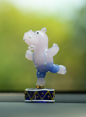 淄博琉璃手作可爱旋转河马摆件