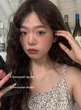 一眼沦陷蝴蝶结锁骨链女