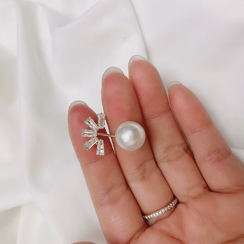 Защитное белье, невидимая брошь, булавка, фиксаторы в комплекте