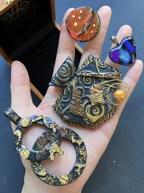 中古Vintage一些有趣的手工琉璃吊坠手工树脂胸针和一些小可爱