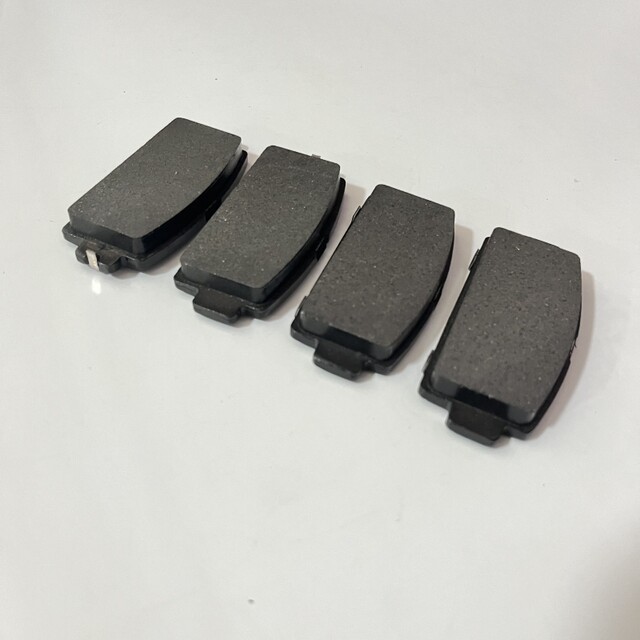 适配众泰吉利知豆D1 D2 D2S 301B 301C芝麻E30前后刹车片原厂品质