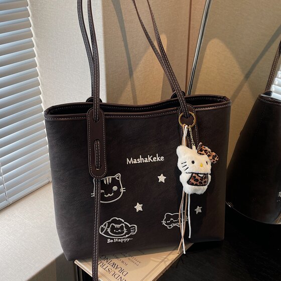 Large-capacity commuter tote bag with stylish design