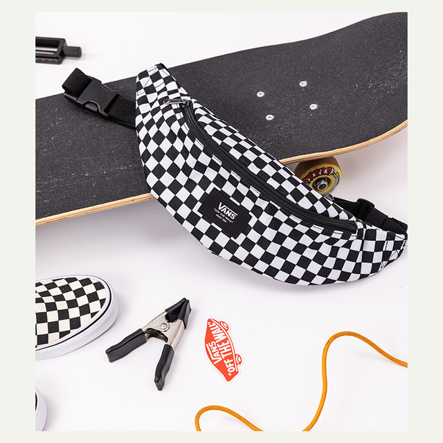 ກະເປົ໋າ checkerboard ຂອງຜູ້ຊາຍແລະແມ່ຍິງ VANS