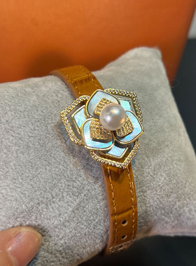 法式高端天然鲍鱼贝花朵手表法式高端时尚精致春夏高级感手链真皮