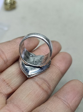 B13 满29元包邮  心形小蜜蜂相盒戒指