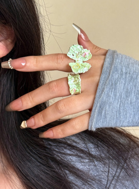 2026新款爆款高级感绿色蝴蝶戒指小众设计自然风花朵手饰百搭饰品