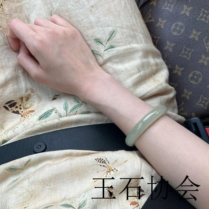 高端冰种青白玉手镯女款圆条细款和田玉晴水镯子精品珠宝玉石翡翠