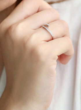 18k白金钻石戒指ins冷淡风女