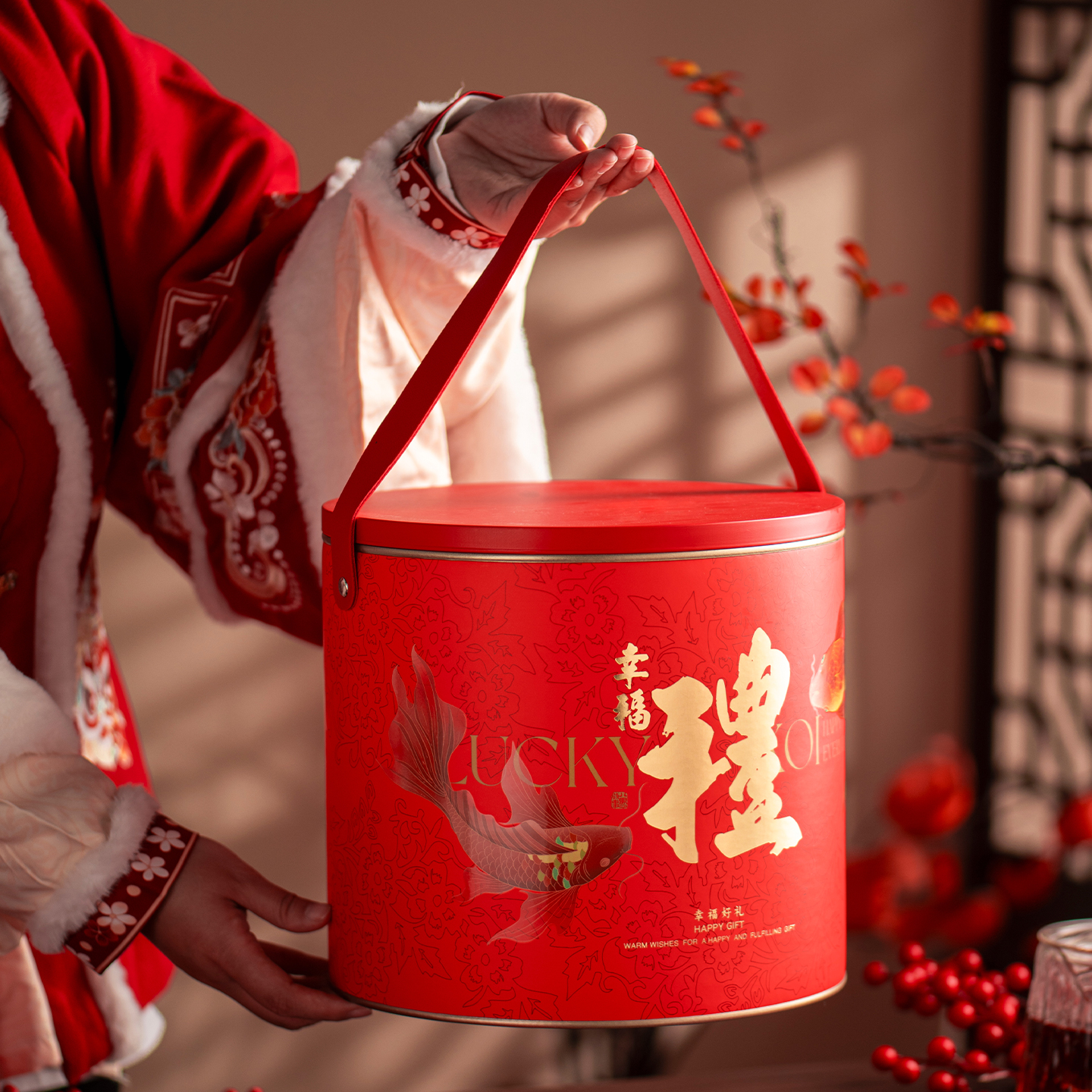 马年春节礼品盒新款年货包装盒烘焙酒店通用抱抱桶定制空长铁盒子 - 图0