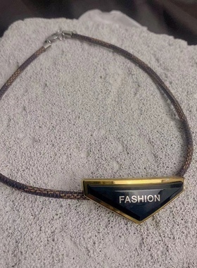 欧美黑色三角形字母吊坠粗链条项链脖颈链时尚ins冷淡风潮颈链