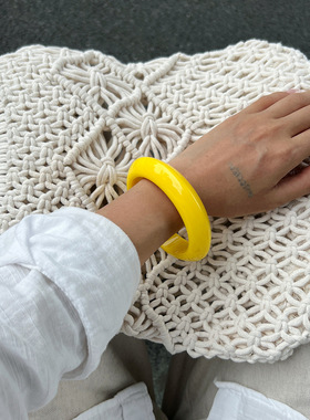 欧美饰品气质ins黄色显白圆形树脂手镯 简约几何bracelet手饰