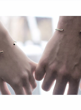 小众日韩风情侣钛钢刻字礼物手环