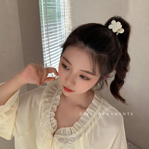 磨砂花朵抓夹高马尾爪夹固定神器后脑勺防塌发夹鲨鱼发卡夹子头饰 - 图3