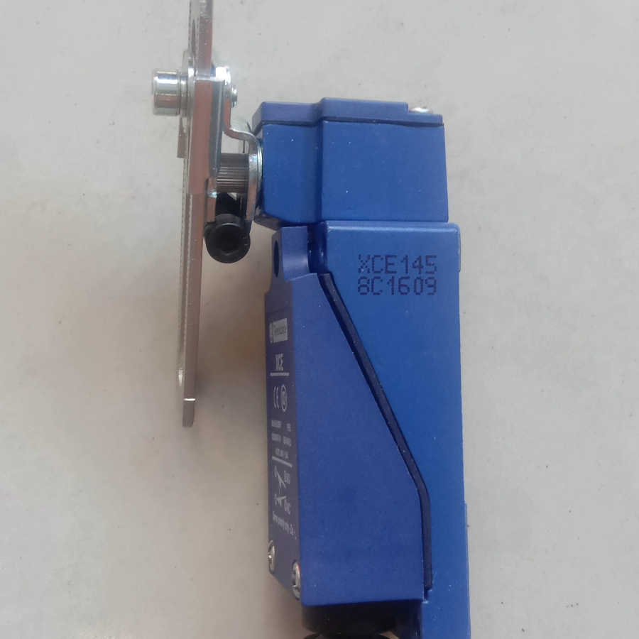 【维修】全新正品施耐德限位开关XCE145C ,GB14048.5, - 图0