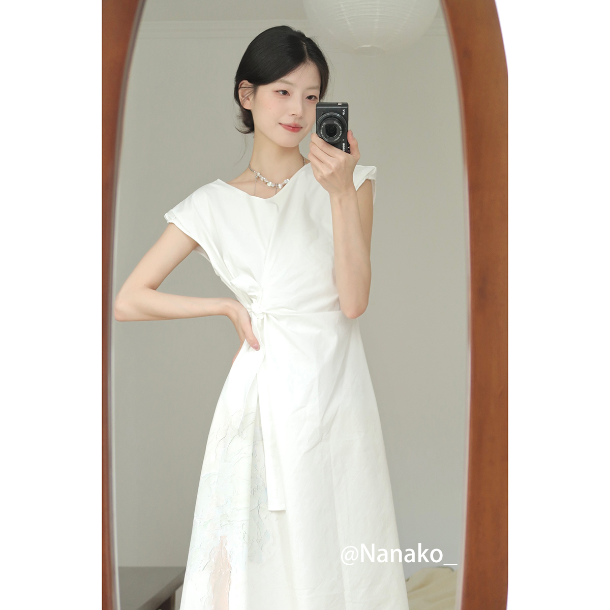 对白×冯玮艺术家联名气质V领无袖连衣裙女2024夏季新款显瘦长裙
