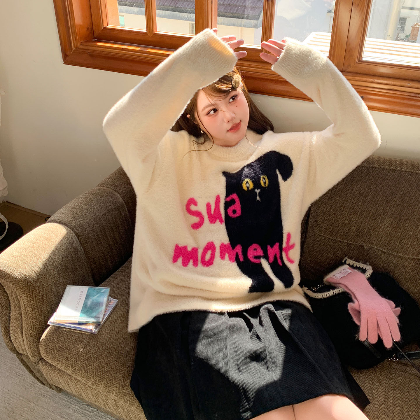 YUZI鱼子毛绒感毛衣黑猫字母提花米色宽松慵懒甜美温柔大码女装,淘宝优惠券,粉丝福利购,淘宝优惠卷