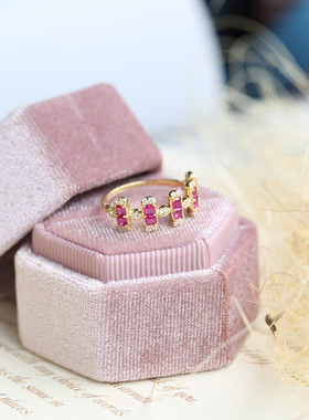 竖型红宝石方格形纯银戒指