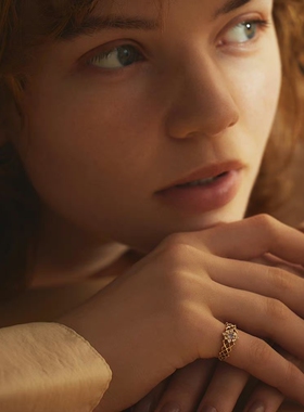 女天然月光石复古镂空蕾丝戒指