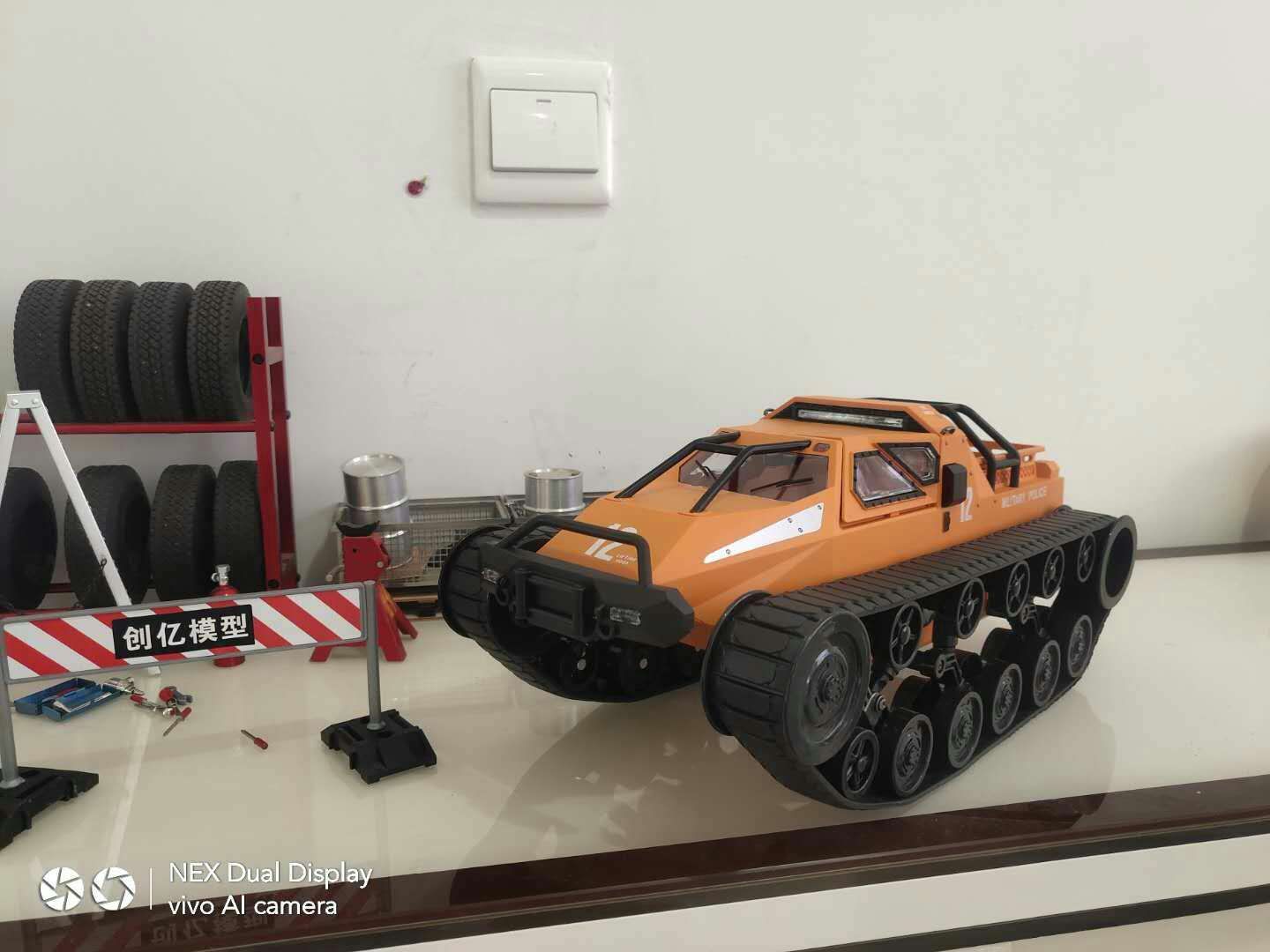 遥控履带车漂移坦克全比例遥控充电模型玩具包邮