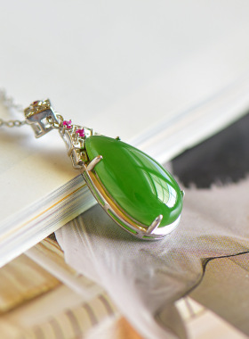 镶嵌水滴形项链老坑女款礼物玉坠