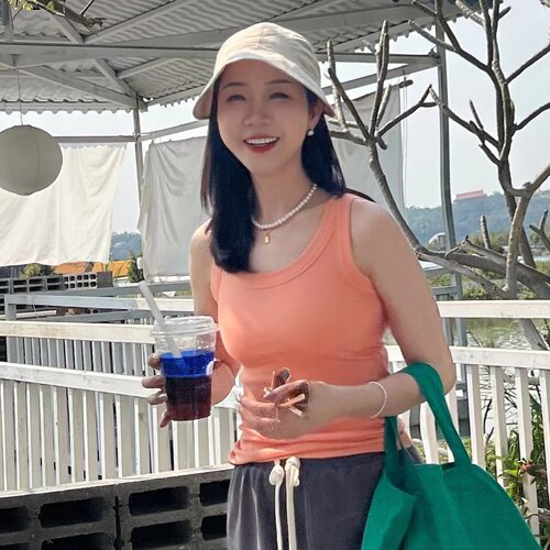 widelia陈魅儿 2026春夏新款防走光螺纹坑条修身针织背心吊带上衣 - 图3