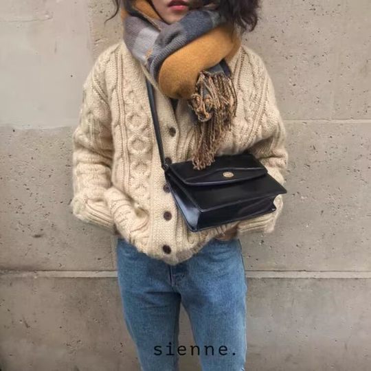 秋冬款山羊绒开衫女加厚复古针织外套2025慵懒韩版麻花宽松毛衣女