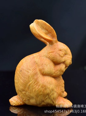 黄杨木雕长耳兔子摆件