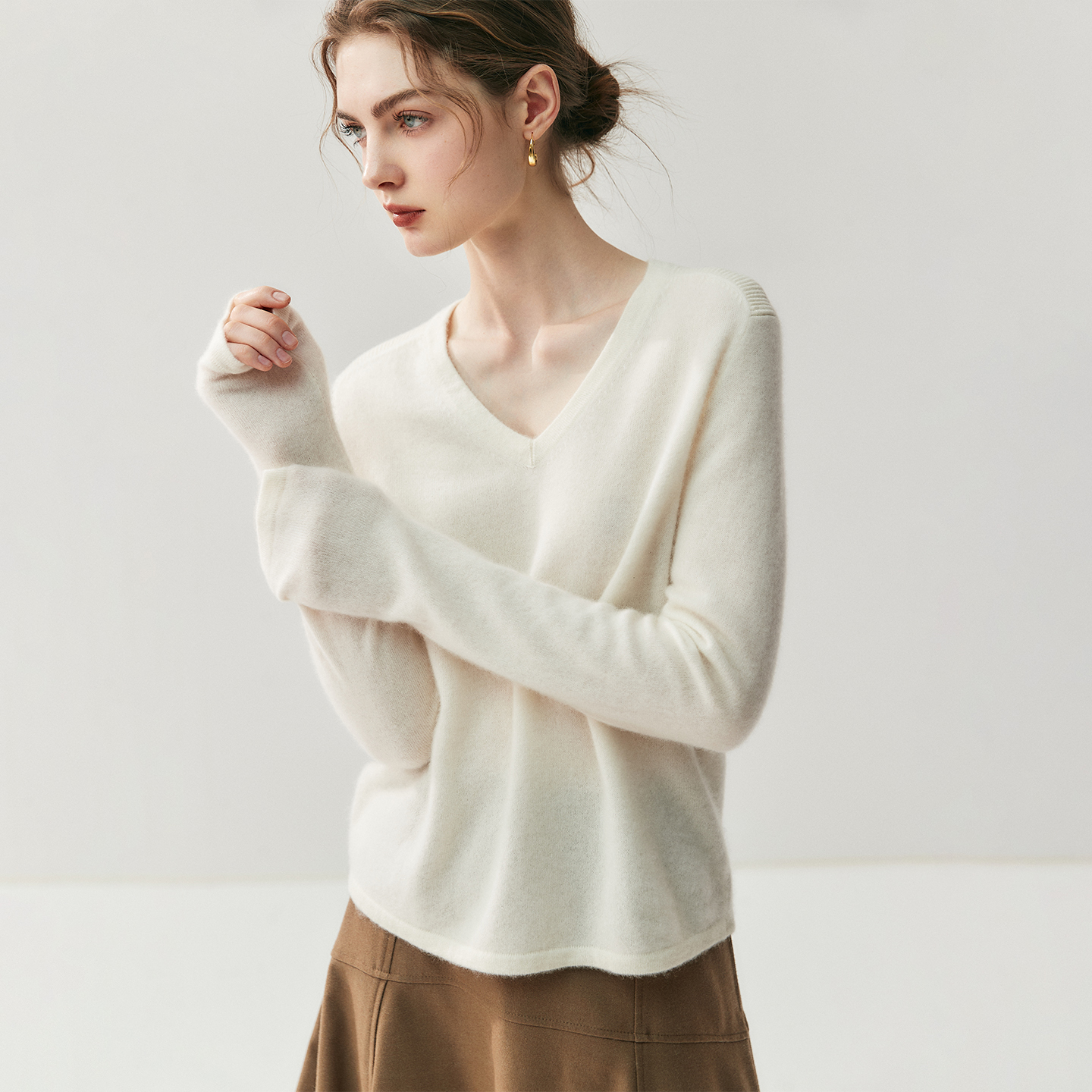 超软糯100纯山羊绒衫女V领宽松针织打底衫慵懒风显瘦羊绒毛衣秋冬 - 图3