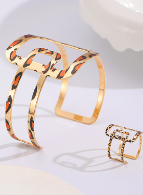欧美欧美1套时尚简约设计感手镯