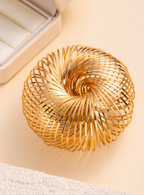 Metallic temperament retro light luxury bracelet扁圆弹簧手环