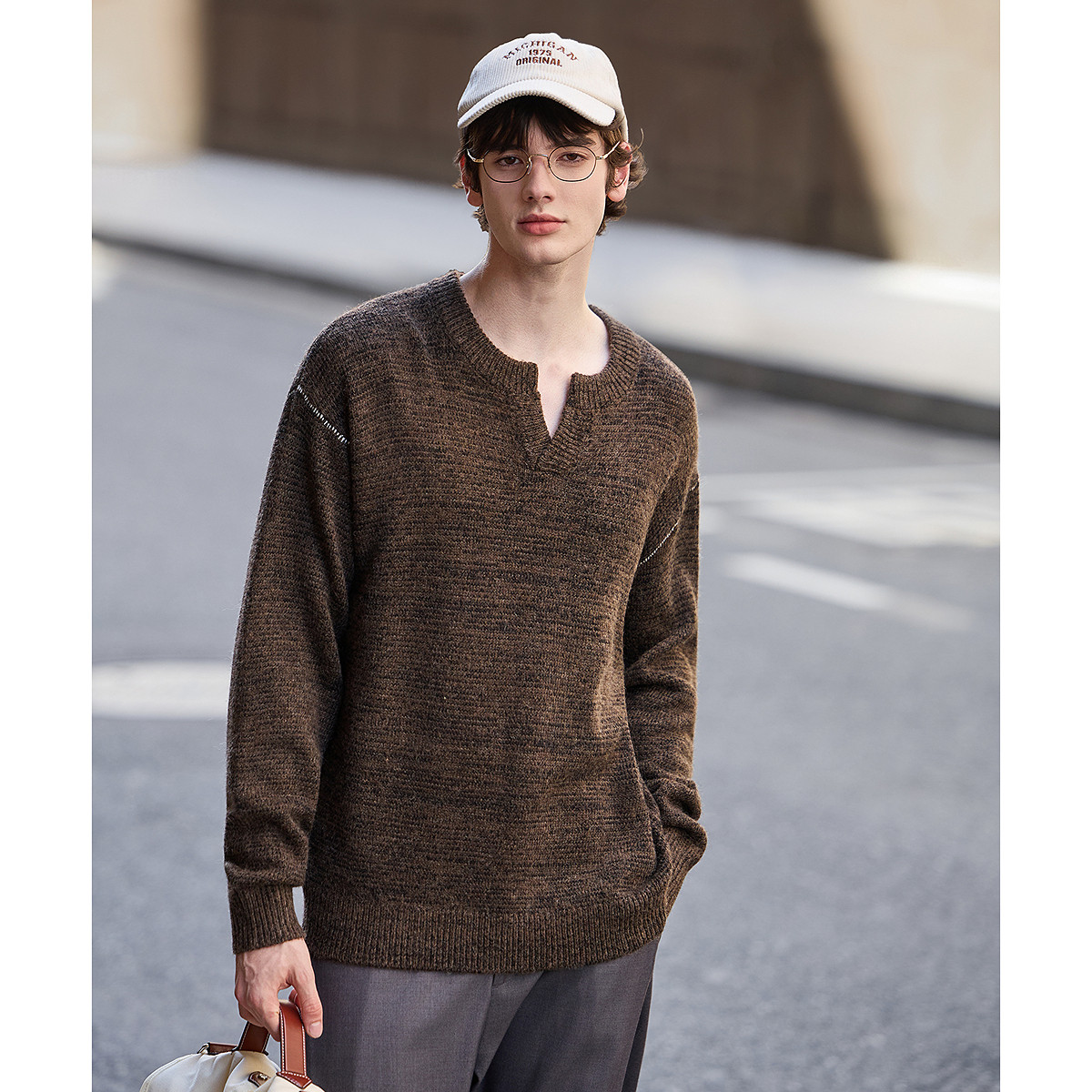 唐狮2026秋冬季毛衣男圆领套头小V撞色明线德美拉肌理感毛线衫,淘宝优惠券,粉丝福利购,淘宝优惠卷