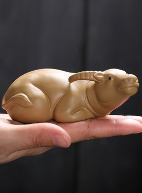 黄色陶瓷卧牛厨房厕所摆