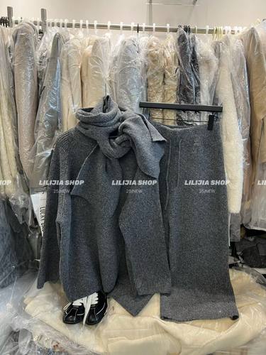 Miss家 2025冬季新款时尚慵懒风毛衣围巾+百搭八分休闲裤三件套 - 图3