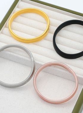 欧美男女款手镯简约拉伸手链弹力弹簧金属手环新款臂环衬衫叠戴