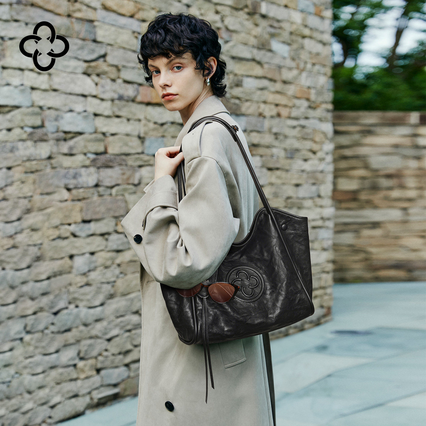 意大利进口羊皮卡思乐托特包2026新款高级黑通勤大容量单肩女包M,淘宝优惠券,粉丝福利购,淘宝优惠卷