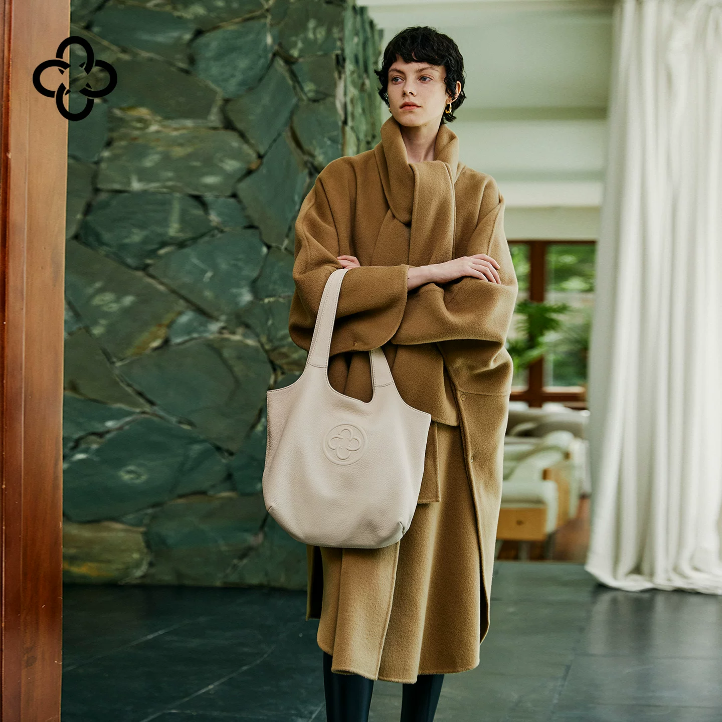 White one-shoulder bag, Italy