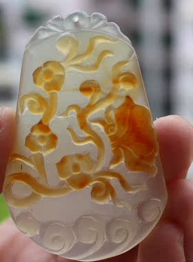 原色冰彩玉髓玛瑙精雕蝴蝶兰吊坠