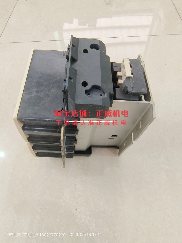 Schneider施耐德接触器LC1F3304 220V带LX4FH110 110V库存一台 - 图2