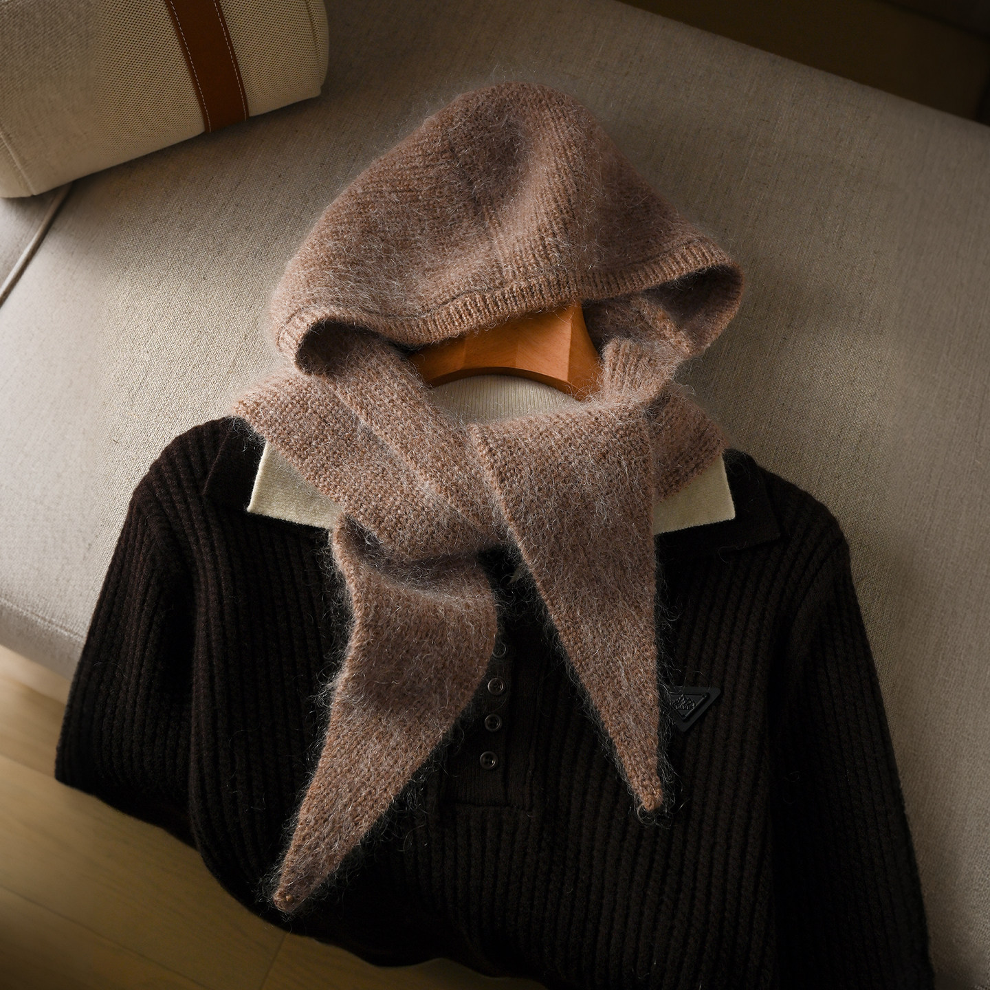 纯羊毛围巾女秋冬季羊绒三角巾小围脖带帽子一体披肩连帽护颈冬天,淘宝优惠券,粉丝福利购,淘宝优惠卷
