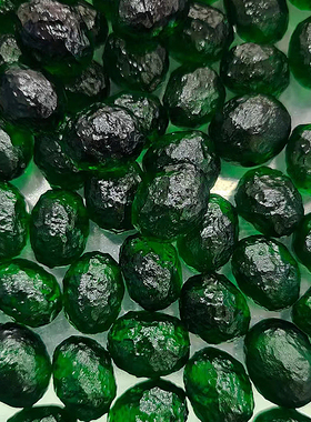 正品捷克玻璃陨石随型蛋蛋原石冰翠色陨石裸石未加工原矿石10多克