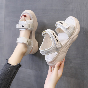 Hui Sandals 2024 Summer ໃຫມ່ Versatile Velcro Flat Beach Shoes ນັກຮຽນຍິງເກີບກິລາເກີບບາດເຈັບແລະສໍາລັບແມ່ຍິງ