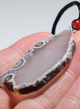 【福利款】天然玛瑙带浅晶洞吊坠 玉髓带石皮女款挂件 楼叔孤品