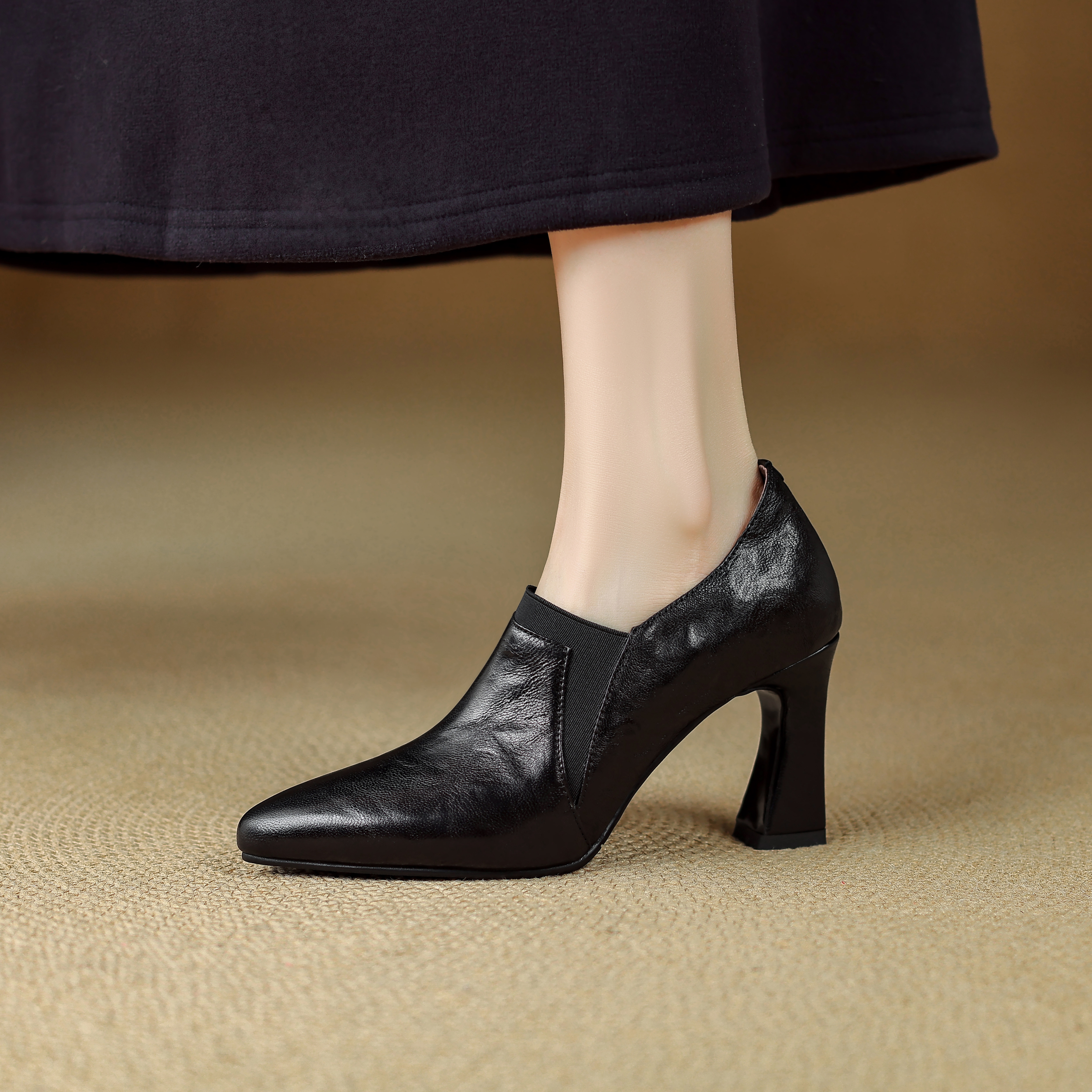 lorem香港 2026早春新款女鞋气质百搭尖头羊皮高级感深口高跟单鞋,淘宝优惠券,粉丝福利购,淘宝优惠卷